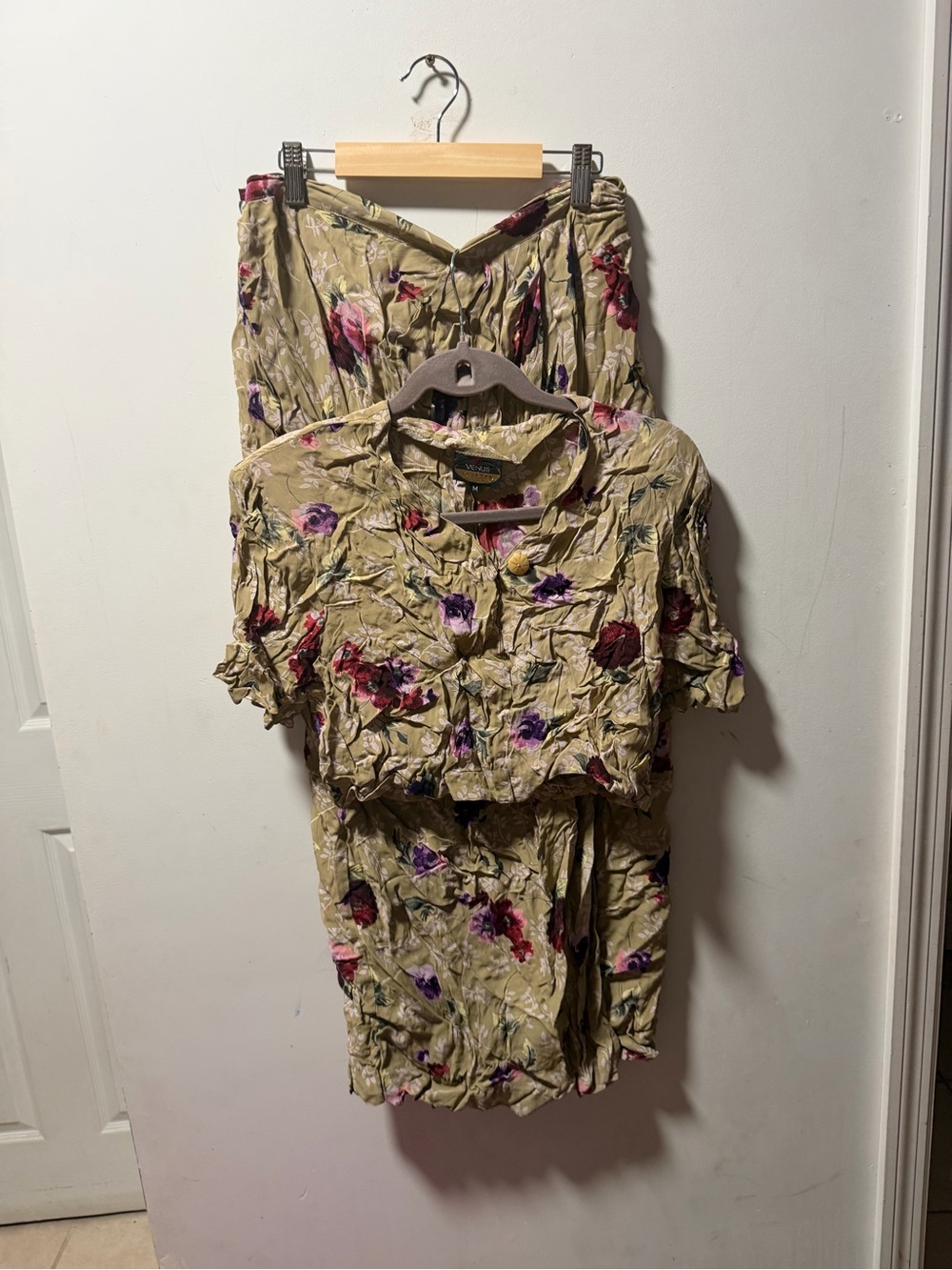 VENUS Olive Green Floral Two-Piece Skirt Set with Red and Purple Flowers